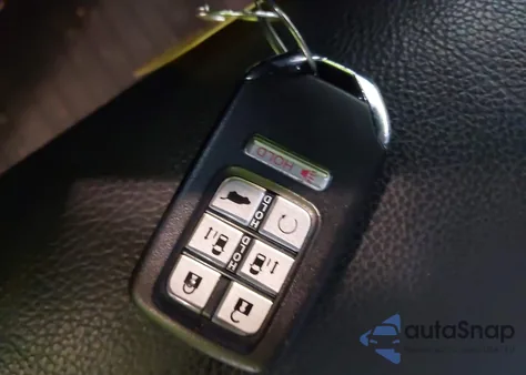 2023 Honda Odyssey Touring z USA, uszkodzony, nr VIN 5FNRL6H82PB043519